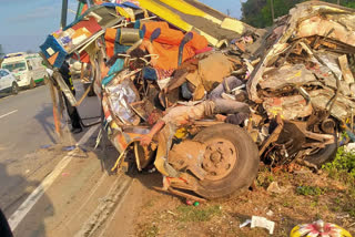 8 killed in Karnataka Road Accident, தார்வாட் விபத்து, கர்நாடக விபத்து, 8 பேர் உயிரிழப்பு, Karnataka Road Accident, கர்நாடக சாலை விபத்து, தேசிய செய்திகள், வெளி மாநில செய்திகள், national news in tamil, accident news,  latest accident news, latest accident videos