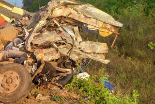 11 killed iکرناٹک: بھیانک سڑک حادثہ، نو ہلاکn Karnataka Road Accident