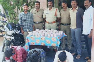 Karnataka liquor smugglers arrested