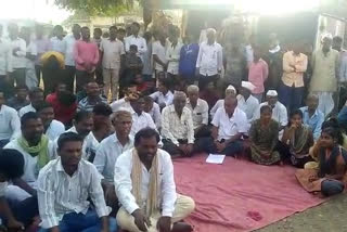 Villagers protest over shutdown of bus in Kalburagi