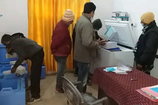 कोरोना वैक्सीन की पहुंची बांका