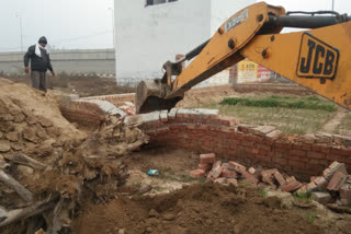 Illegal colonies were demolished in bata village kaithal