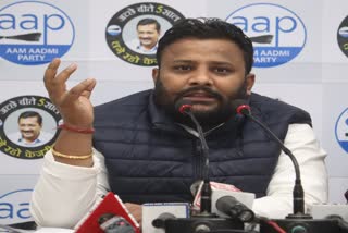 aap mla kuldeep kumar  kuldeep kumar press conference mcd employees salary issue  kuldeep kumar press conference  mcd employees salary issue  kuldeep kumar targets bjp