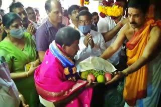 after-getting-minister-position-s-angara-visited-mangalore