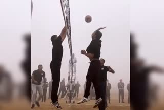 Akshay Kumar celebrates Army Day playing volleyball with jawans