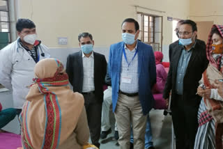 Corona vaccination program,  Alwar District Collector inspected the hospital
