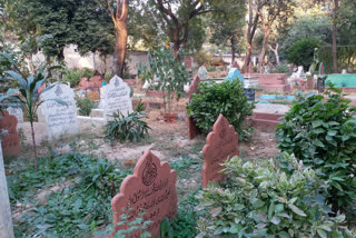 money fixed for burial in delhi graveyard by delhi waqf board