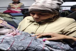ट्रेन में महिला यात्री ने बच्चे को दिया जन्म