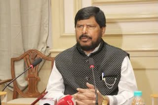 Union Minister Athawale demands caste-based census in 2021