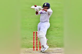 Players off the mark with a Six in Tests thakur joins the elite list