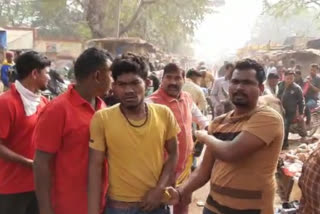 Locals beat up a suspect man carrying cattle in seraikela