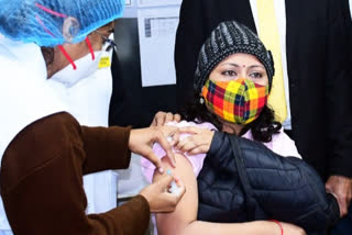 delhi health workers vaccination