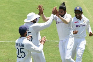 india-vs-australia-4th-test-maiden-five-wicket-haul-mohammed-siraj-india-will-require-328-win