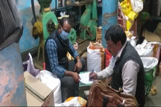 Food department action on non licensee flour mill in Madhoganj area of Gwalior