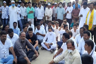 tdp leaders protest at kadiri