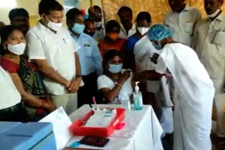 corona-vaccination-was-initiated-by-mla-bhiram-harshavardhan-reddy-at-kolhapur-government-hospital-nagar-kurnool-district-and-vipanagandla-mandal-government-hospital