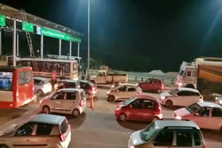 traffic in madanpur toll gate