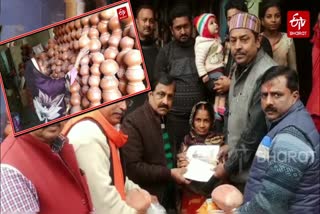 woman-breaks-8-piggy-bank-and-donates-money-for-ram-mandir-nirman