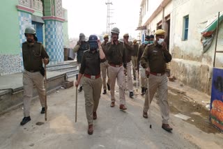 stone pelting in Churu, fighting on two sides