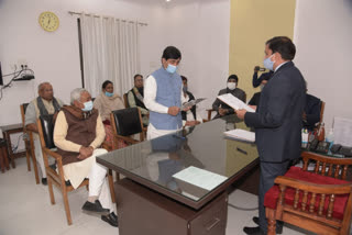 Shah Nawaz Hussain filed nomination papers