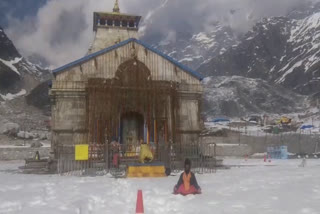 balram-das-is-absorbed-in-the-devotion-of-bholenath-in-snow-covered-kedarnath