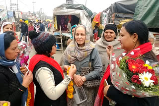 farmers celebrated kisan mahila diwas at singhu border