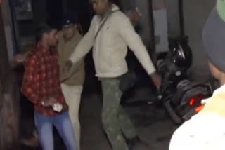 dhanbad-police-took-action-against-drunkers