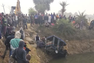 uncontrolled Auto fell into pond