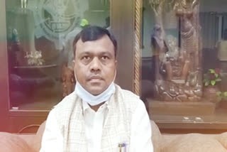 bastar-mla-deepak-baij-said-that-pm-modi-should-have-got-corona-vaccine-first