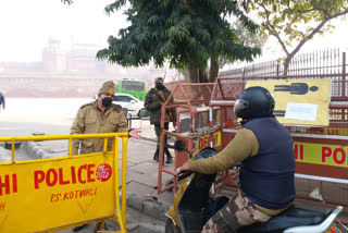 Red fort closed due to bird flu in Delhi tourists upset