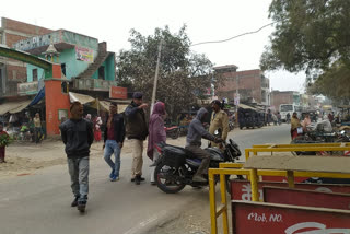चैनपुर में वाहन चेकिंग अभियान