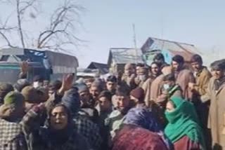 گاندربل: محکمہ بجلی کے خلاف احتجاجی مظاہرہ