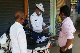 Traffic rules violation in raipur