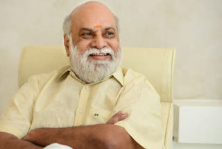 Raghavendra Rao throws the first fruit on the heroine