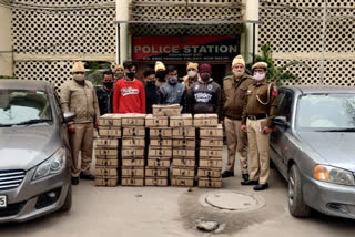 New Friends Colony police of Delhi arrested 5 illegal liquor smuggler