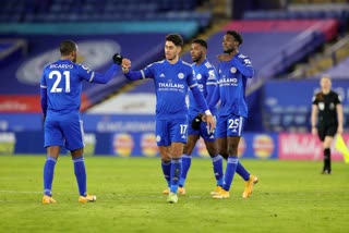 Leicester goes top of Premier League by beating Chelsea 2-0