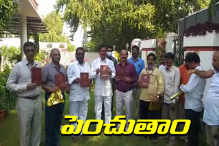 agriculture minister singireddy niranjan reddy lunch dairy and calender