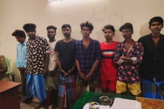 ஆட்டோ கண்ணாடி உடைப்பு  எர்ணாவூரில் ஆட்டோ கண்ணாடி உடைப்பு  8 arrested for breaking auto windows under the influence of alcohol  Auto glass breakage  Auto glass breaking in Ernavur