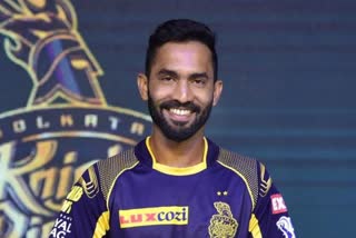 kkr retains dinesh kartik and kuldeep yadav