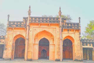 qila masjid made on sharqi architecture in jaunpur