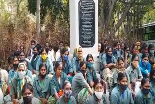 waste-management-workers-protest-at-bbmp