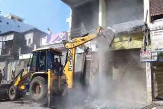 Bulldozer fired in Manavar road