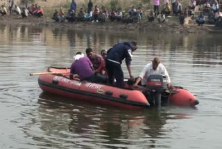 person drowned in Thankhamaria anicut could not find out