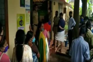 Local by-elections  Voting is in progress in Chettikulangara  തദ്ദേശ ഉപതെരഞ്ഞെടുപ്പ് വാർത്ത  ചെട്ടികുളങ്ങരയിൽ വോട്ടെടുപ്പ് പുരോഗമിക്കുന്നു  ആലപ്പുഴ വാർത്ത  കേരള വാർത്ത  kerala news  alapuzha news