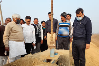 MP inspects renovation work of North Koel main canal