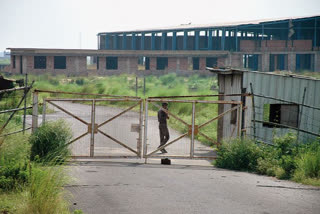 symbolic-foundation-stone-of-singur-factory-by-left-youth-and-labour-unions-on-3rd-february