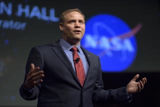 nasa chief steps down, NASA chief Jim Bridenstine, US space agency, Trump appointee, Joe Biden, Jim Bridenstine tweet, Bridenstine tweet, ஜிம் பிரிடென்ஸ்டைன், நாசா நிர்வாகி ராஜினாமா, புதிய அதிபர் பைடன் தலைமையிலான அமெரிக்கா, நாசா நிர்வாகம், முக்கிய உலக செய்திகள், ட்ரம்ப் ஆதரவாளர், அமெரிக்க விண்வெளி ஆராய்ச்சி நிறுவனம், international news in tamil, tamil international news, world news in tamil, nasa chief resigned