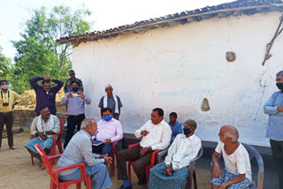 Collector Doman Singh Thakur went to the village where he was a teacher