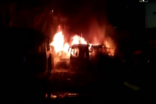 2 bus, 1 car catch massive fire at parking lot in Mumbai's Borivali