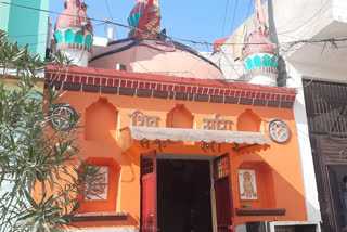 temple road formed by collecting donations from local people in muradnagar